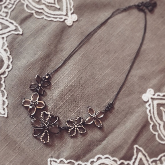 Fossil Jewelry - FOSSIL gun metal flower statement necklace
